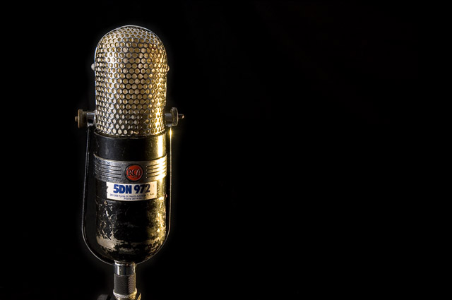 RCA microphone